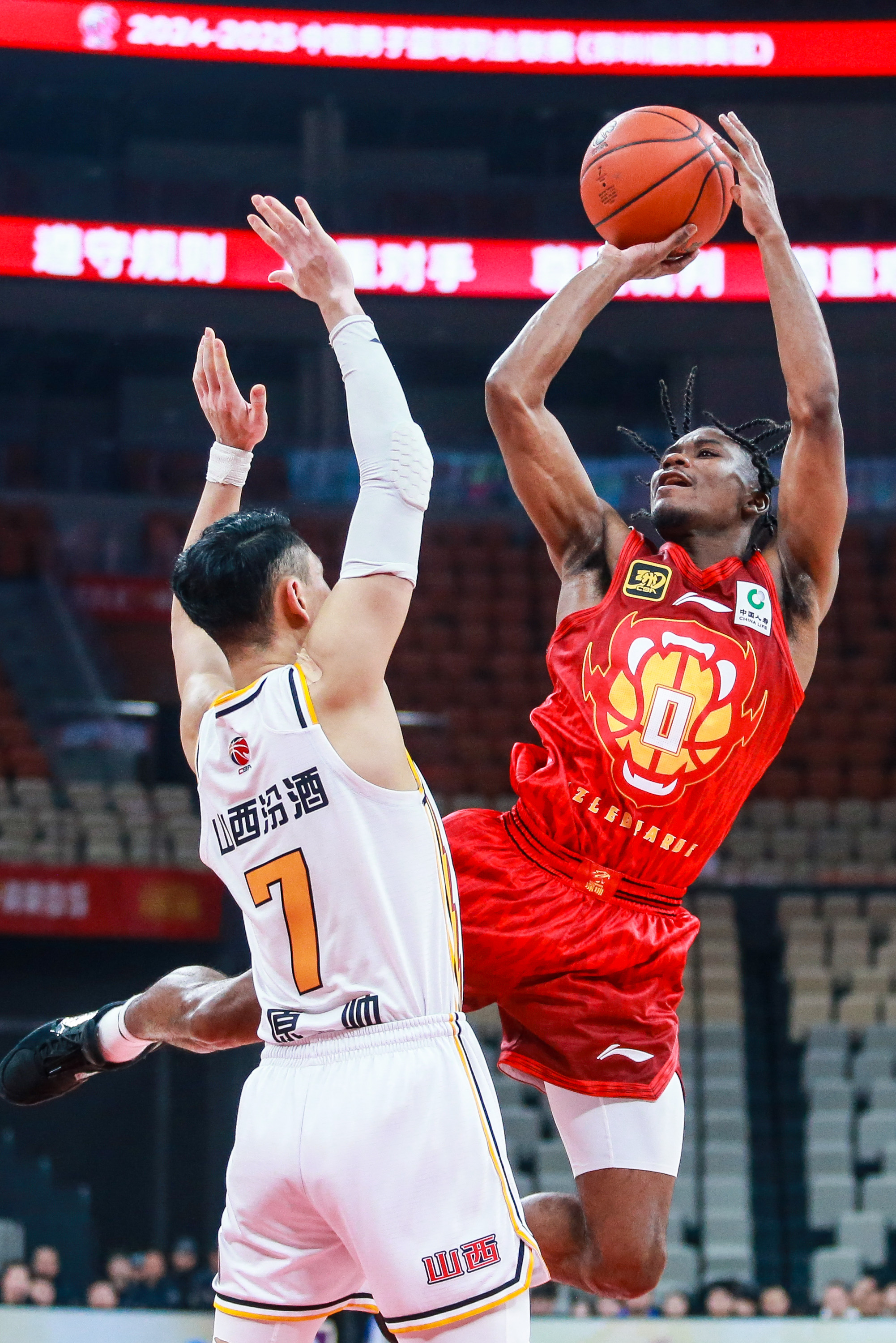 乐鱼体育 -关于CBA常规赛倒计时，皇家马德里冲刺阶段调整名单，细节引发关注，信心回归，临场指挥获称赞的信息